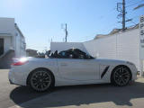 BMW Premiumu Selectionエンジンやトランンスミッション、ブレーキなどの主要部分はご購入後2年間、走行距離に関係なく保証します。万一、修理が必要な場合は工賃まで含め無料で対応致します。