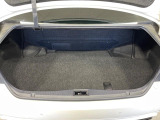 積み下ろしのしやすいデッキにはたっぷりと荷物を積み込んでいただけます。遊びから仕事まで、様々なシーンで頼れます♪