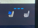シートエアコン付です。シートを暖めたり冷やしたりできる、快適装備の一つ。 暑い夏もシートが冷える冬も快適にドライブが楽しめそうですね。