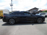 新車登録から7年目まで、最長4年間の走行距離無制限保証をご用意。ご購入後も安心が長く続きます。