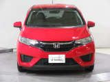 Hondaのデザインアイデンティティーの「ソリッド・ウイング・フェイス」を具現化しました。Hondaの象徴「H」マークを中心にフロントグリルからヘッドライトまでを1つのつながりとしてデザインしました。