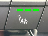 ●フロントシートヒーティング:運転席・助手席共に三段階で調節が可能なシートヒーターを装備しております。季節を問わず快適にご使用いただけます。