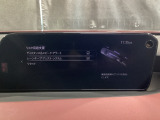 ハンドル操作をアシストすることにより車線からの逸脱回避を支援します。