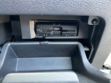 高速道路の料金所もスムーズに通過できるETC付いてます。