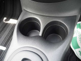 車内はドリンクホルダーや収納スペースも多く、使い勝手も良好です♪
