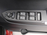 ダイハツ認定U-CARは、「車両状態証明書」「約60項目の徹底点検・整備」「内装の徹底清掃と洗浄」「もしもの時の1年間無償保証」が全車に付いています。