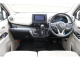 前席全体 目線も高く広い視界で安心して運転することができますね!