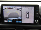 マルチビューカメラを装備しています。車両前後左右に装備した4個のカメラで上空から見下ろしたように路面を映し出す「グラウンドビュー」などの高精細な映像をボタン操作で状況に応じナビ画面に表示します。