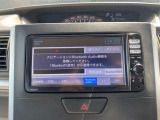 ダイハツ純正ナビゲーションには、フルセグTV・CD再生・DVD再生・ブルートゥースオーディオなど様々なソース機能が付いています。是非、お気に入りの音楽で楽しい運転の時間をお過ごし下さい。