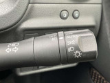 トンネル進入時や暗くなれば自動点灯するオートライトです。