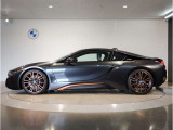 BMWではロングホイールベースの採用をしており、すべての車種に適用され、走行中の安定感の向上されております。また室内空間の広さにも貢献しております。