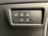 各種機能の切替スイッチは運転席パネル下に集約されています。任意で切り替え可能なため状況に合わせてお使いください。