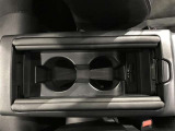 ドリンクカップフォルダー付きで運転も快適に?