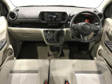 視野も良く、運転しやすいコックピットです。
