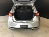 トランクスペースも通常で十分な広さがございます。