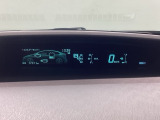 スピードメーターはこちら!すっきりとしたデザインで、昼間でも夜間でも見やすい設計になっています。