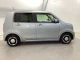 後席プライバシーガラス仕様! 車内が見えにくい設計です。