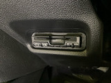 ETCがついています。高速道路の料金所の通過も楽々です。 カードの取り出しもしやすい場所についています。