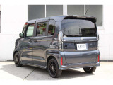 シンプルでありながら、より高い質感をもたらすデザインを追求。軽自動車という枠にとらわれないクラスレスな存在を目指しました。