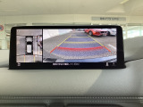 車両の前後左右にある4つのカメラを活用し、センターディスプレイの表示や各種警報音で低速走行時や駐車時に車両周辺の確認を支援し、見えない部分の危険察知をサポートいたします!