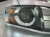 LEDヘッドライトは、点灯の瞬間から最大光量を発揮し、突然暗くなるトンネルなどでの安定感を高めます。