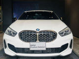 エンジェルアイ、イカリングと呼ばれるBMWのライトの正式名称は「コロナリング」です。一目でBMWとわかる伝統のデザインです。