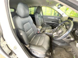 運転席シート廻りは使用感も少なく、良好な状態となっています。丁寧に使われていたことがよくわかりますね。
