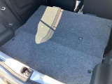 後席を倒せば巨大な荷室へ早変わり♪