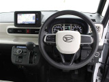 運転席廻りです。