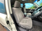 運転席シート廻りは使用感も少なく、良好な状態となっています。丁寧に使われていたことがよくわかりますね。