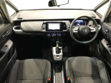 高いホールド性で運転姿勢が安定します。長距離ドライブでも疲れにくいのが魅力です。快適なドライビングライフをお送りください♪
