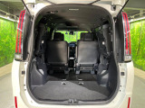 普段のお買い物や通勤、送迎等に十分な荷室スペースを確保しております。セカンドシートを倒すと、大きな荷物の積載も可能です♪
