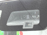 【スズキ セーフティサポート】走行中に前方の車両等を認識し、衝突しそうな時は警報とブレーキで衝突回避と被害軽減をアシスト。より安全にドライブをお楽しみいただけます。