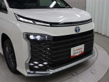 プリクラッシュセーフティに夜間歩行者と自転車運転者、昼間自動二輪車の検知機能を追加するなど機能を強化した、「Toyota Safety Sense」を装備しています。