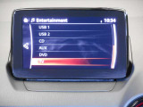 【マツダコネクト】ラジオ・テレビ/Bluetoothオーディオ、その他アプリケーションなどの機能で楽しむことができます。