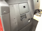 ETC車載器は運転席の後ろに設置されてます。