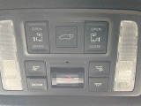 【パワーバックドア】スマートキーや運転席のボタンを押すだけでリアゲートが自動で開閉します!荷物を持っている時や、高い位置にあるバックドアを閉める際に便利な機能です♪