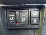 【 両側パワースライドドア 】運転席から後席スライドドアを開け閉めできます!//