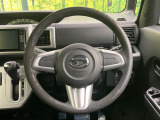 インテリアに合わせたデザインのステアリングは、運転される方のことも考え、運転しやすい形状、大きさです。是非一度、実際に触ってお確かめください。