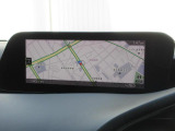 マツダコネクトの10.25インチワイドセンターディスプレイです。『Android Auto』『Apple CarPlay』や独自のコネクテッドサービスに対応したインターフェイスシステムです。