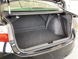 トランクスルー機構付きなので、リアシートを倒すとトランクルームが更に広くなり、ゴルフバッグなど荷物をたくさん積む事ができます!