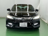 LEDヘッドライトを装備しています。LEDヘッドライトはとても明るく、雨の日や夜間走行も安全・安心です。オートライトコントロール付きで周囲の明るさに応じて自動で点灯・消灯します