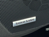 【harman/kardonサウンドシステム】オーディオ専門メーカーが手掛けるプレミアムスピーカーを装備。多数のスピーカーから、音の粒立ちまで分かる高品質な音楽をお楽しみいただけます。