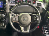 【純正革巻きステアリング】上質な革を使用することで、手にしっかり馴染みとても運転しやすいハンドルです♪