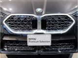 BMW代表的な特徴のキドニーグリル。BMWのすべてのモデルに採用され、BMWらしさを強調しております。