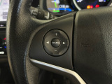★ステアリングにはオーディオコントロールスイッチが付いていますので、目線を正面から外すことが無く、また、ステアリングから手を離さずにオーディオ操作ができます.
