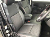 運転席周りです。楽に乗り降りできます。