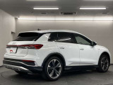 Q4 e-tron 40 Sライン 