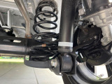 お車を安心してお乗りいただく為には、足回りの定期点検が欠かせません。サービスサポート(有償保証)では無料点検もご提供しており、安心のカーライフをお過ごしいただけるサポート体制が整っています。