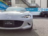 ヘッドライトはLEDで暗い道も明るく照らします。